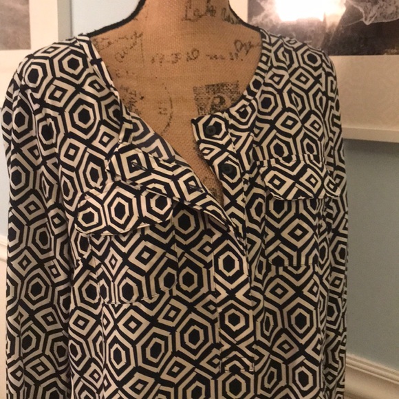 Elegant top by Gap size Small in navy - Picture 5 of 6